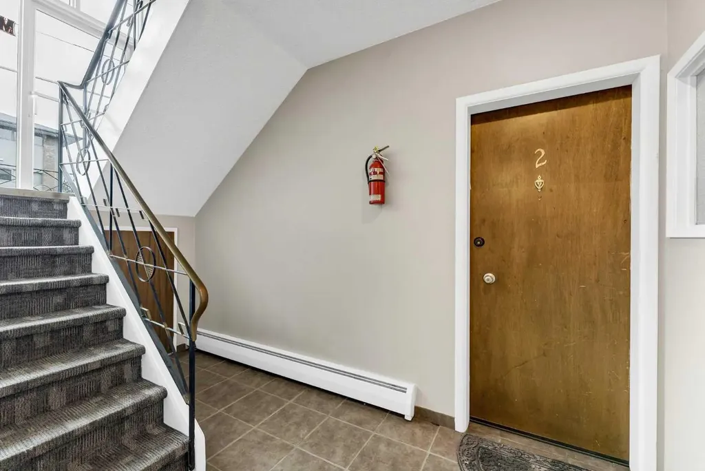 502 3 Avenue SE Medicine Hat AB T1A2L9