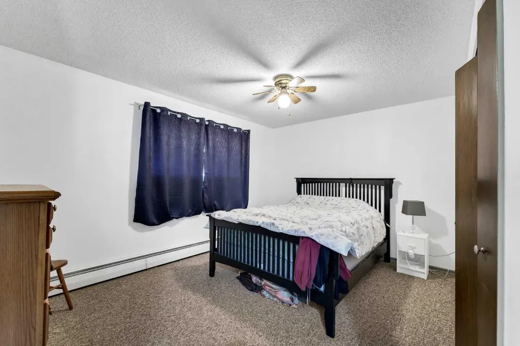 502 3 Avenue SE Medicine Hat AB T1A2L9