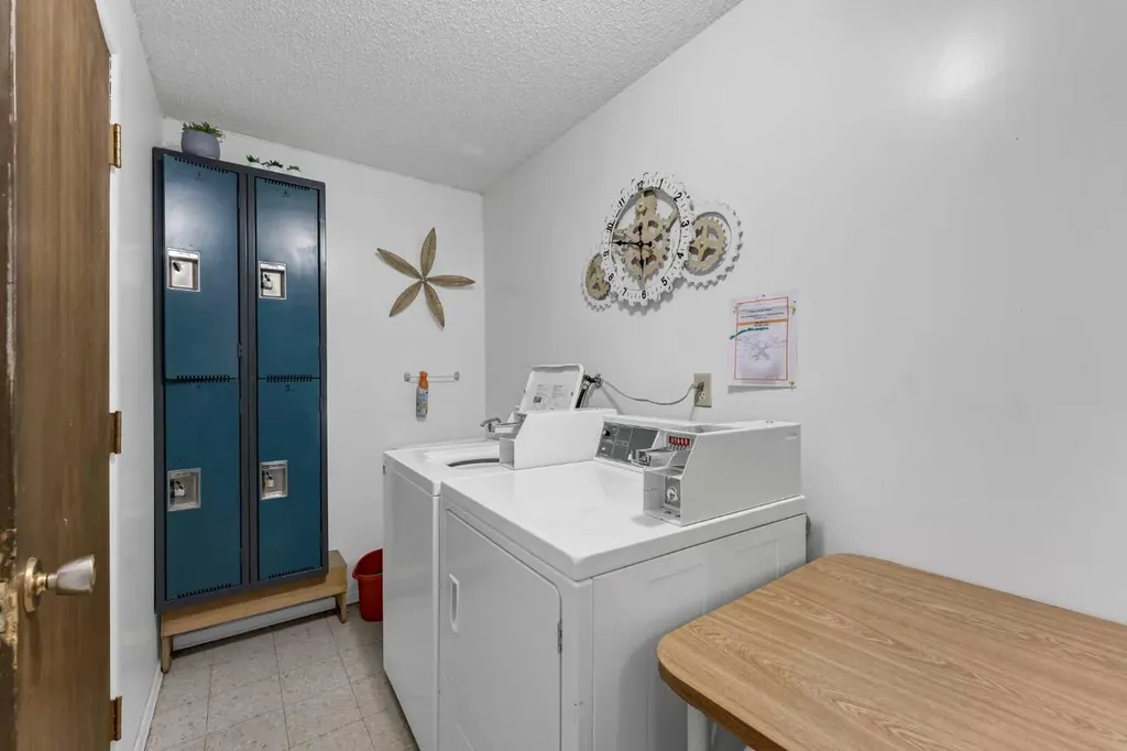 502 3 Avenue SE Medicine Hat AB T1A2L9