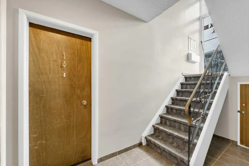 502 3 Avenue SE Medicine Hat AB T1A2L9