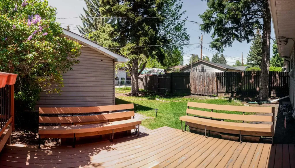 4115 Bowlen Street NW Calgary AB T2L1P8