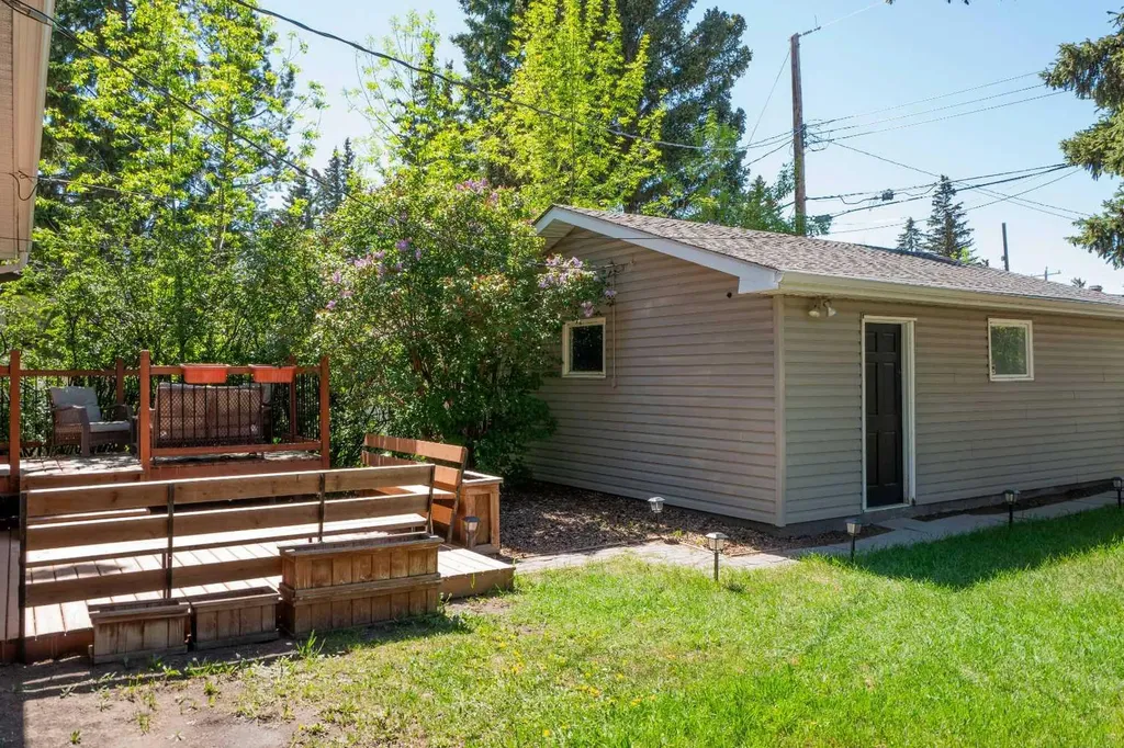 4115 Bowlen Street NW Calgary AB T2L1P8