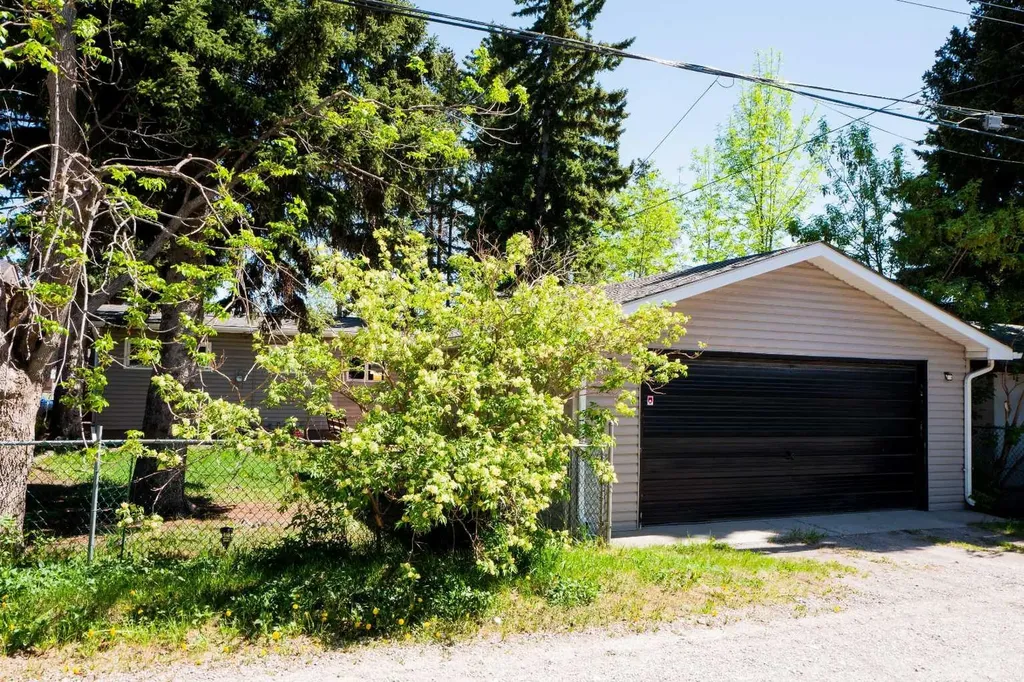 4115 Bowlen Street NW Calgary AB T2L1P8