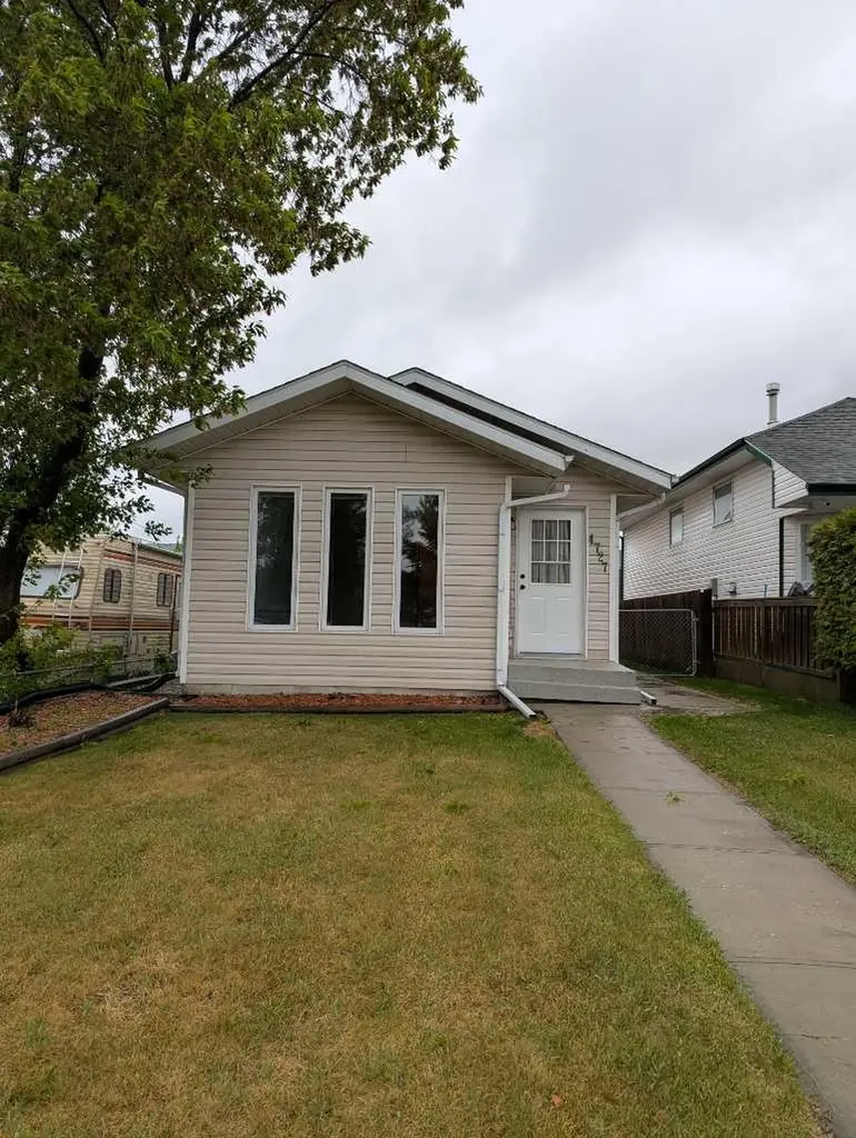 4727 44 Street Sylvan Lake AB T4S 1N5