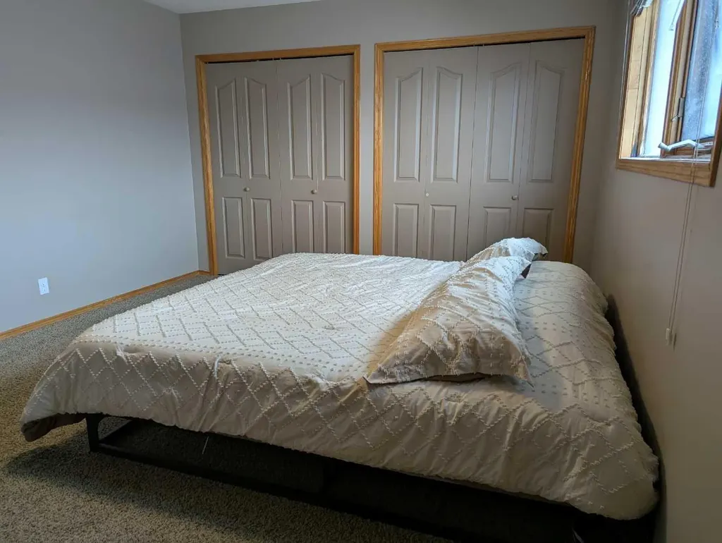 4727 44 Street Sylvan Lake AB T4S 1N5
