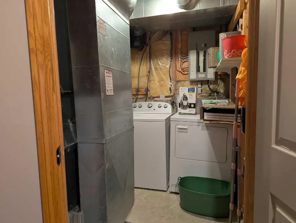 4727 44 Street Sylvan Lake AB T4S 1N5