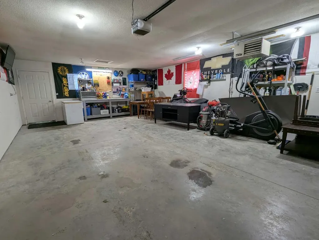 4727 44 Street Sylvan Lake AB T4S 1N5