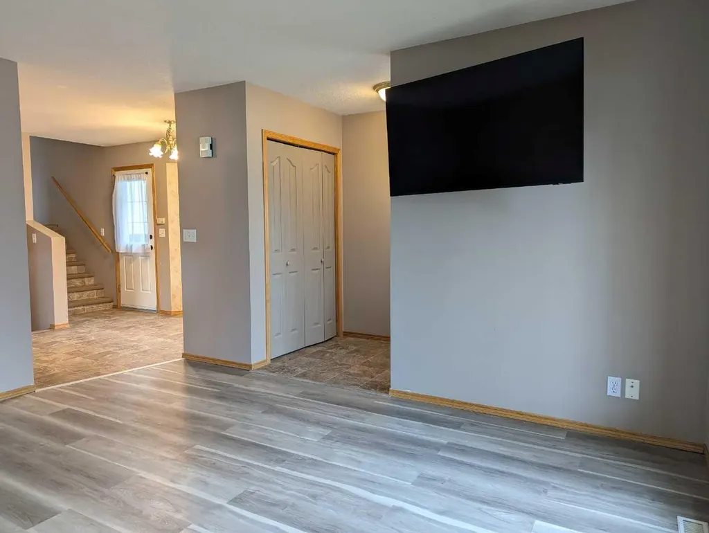 4727 44 Street Sylvan Lake AB T4S 1N5