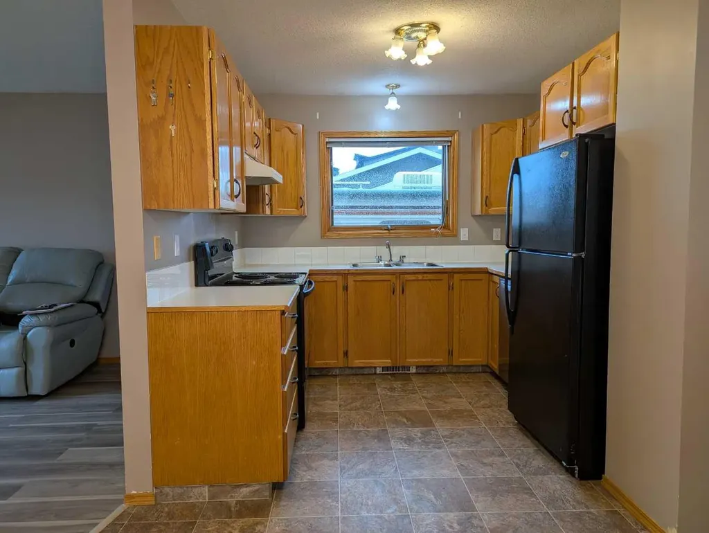 4727 44 Street Sylvan Lake AB T4S 1N5