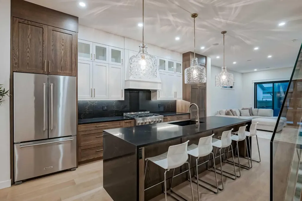 2626 4 Avenue NW Calgary AB T2N 0P6