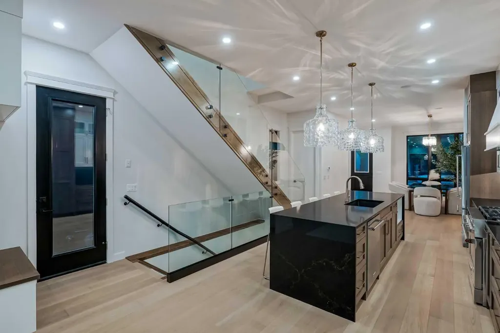 2626 4 Avenue NW Calgary AB T2N 0P6