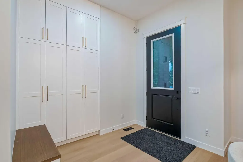 2626 4 Avenue NW Calgary AB T2N 0P6
