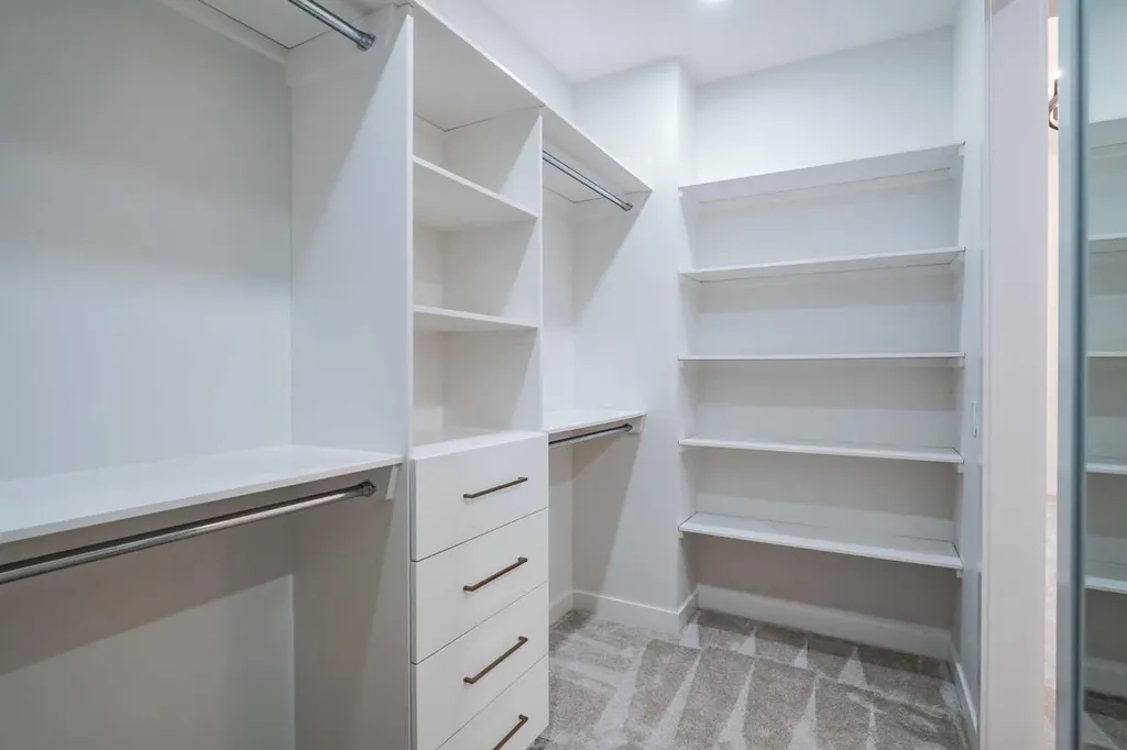 2626 4 Avenue NW Calgary AB T2N 0P6