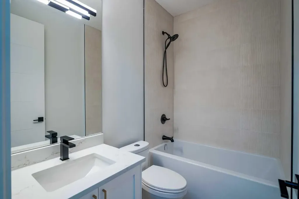 2626 4 Avenue NW Calgary AB T2N 0P6