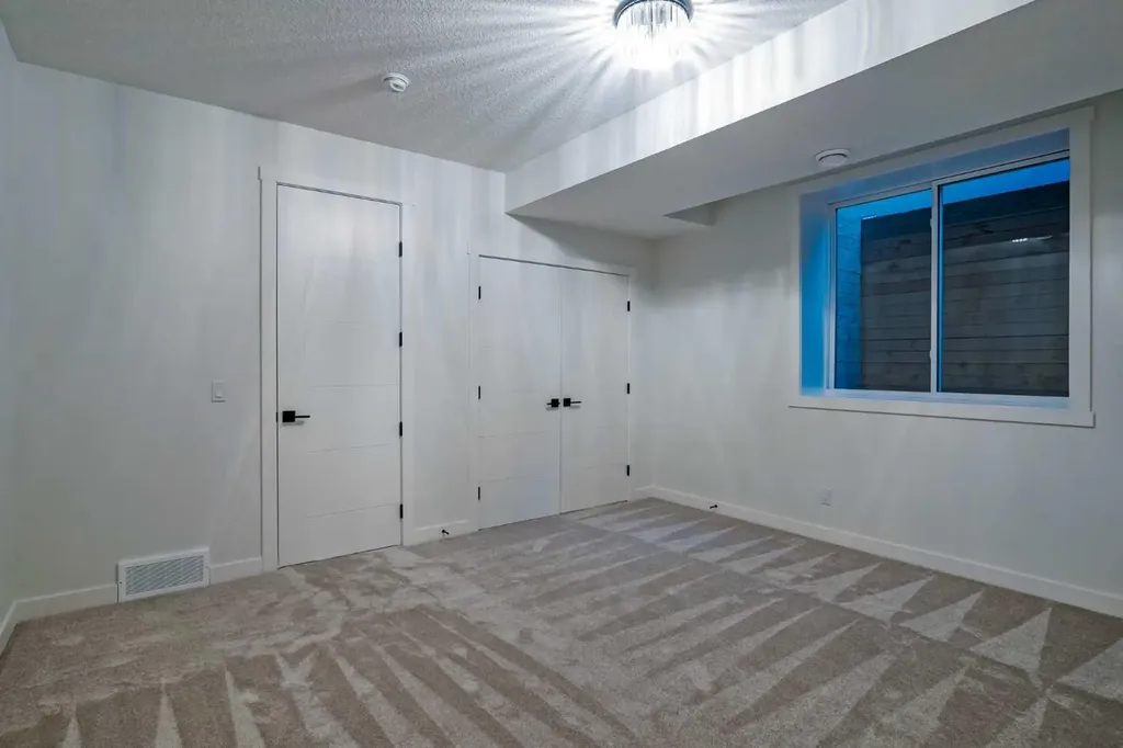 2626 4 Avenue NW Calgary AB T2N 0P6