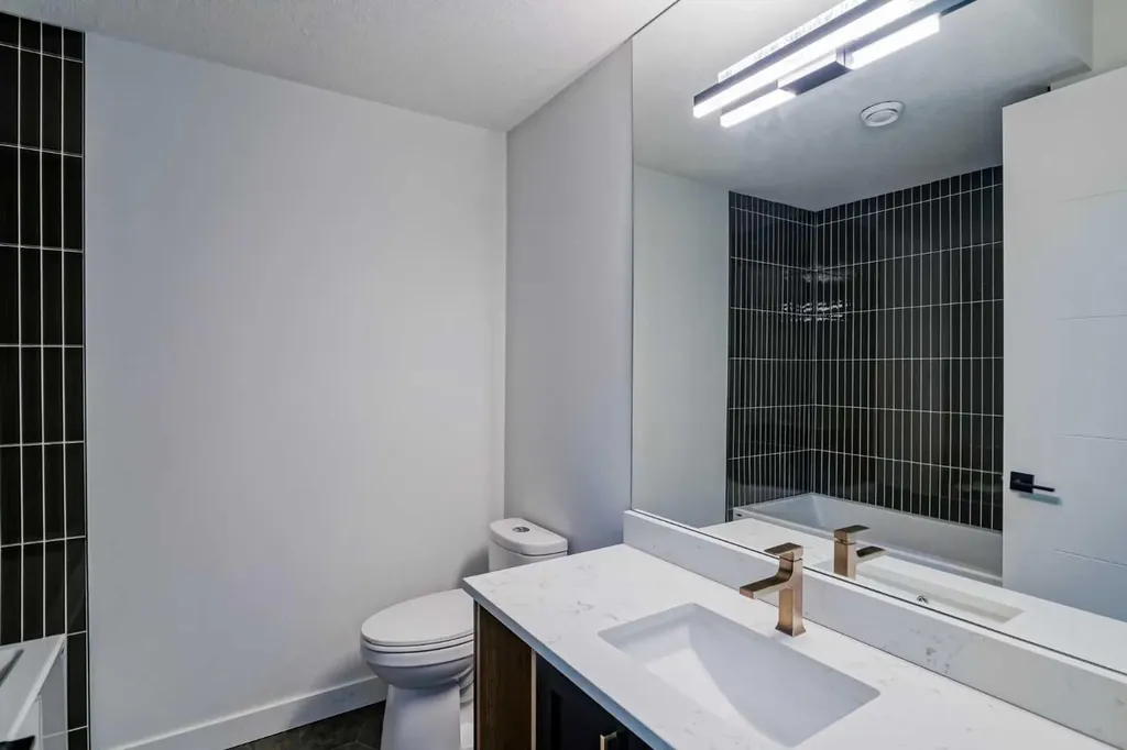 2626 4 Avenue NW Calgary AB T2N 0P6