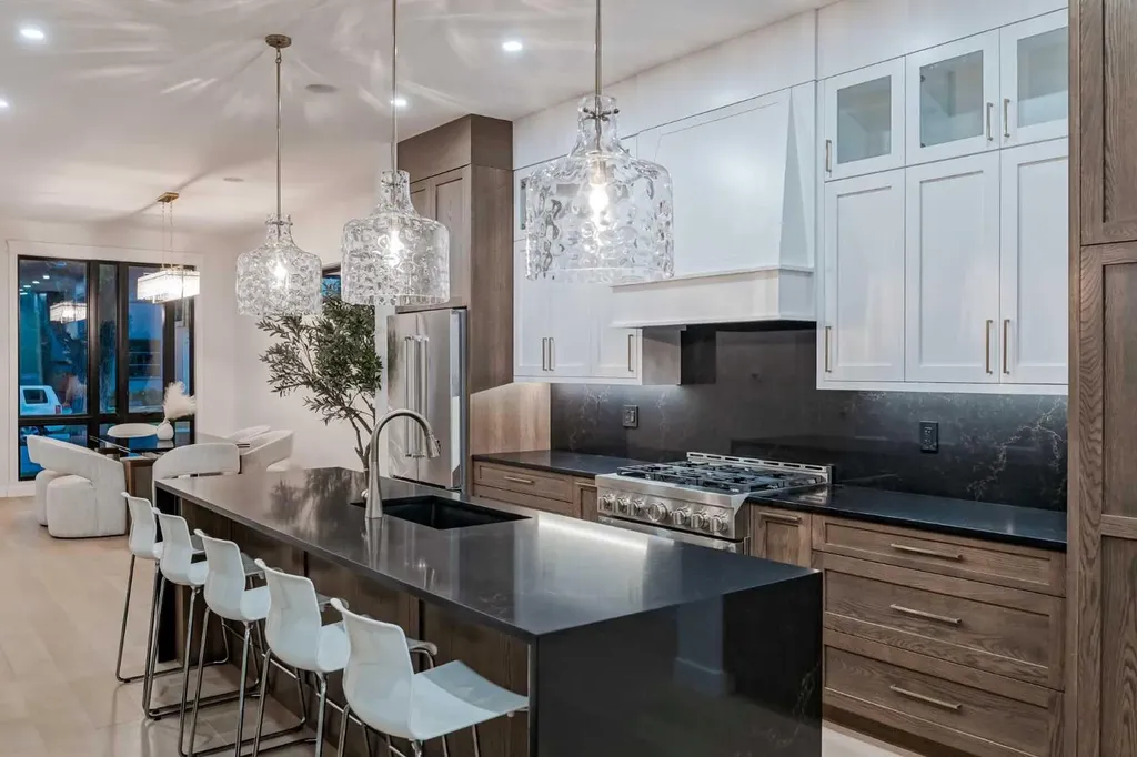 2626 4 Avenue NW Calgary AB T2N 0P6