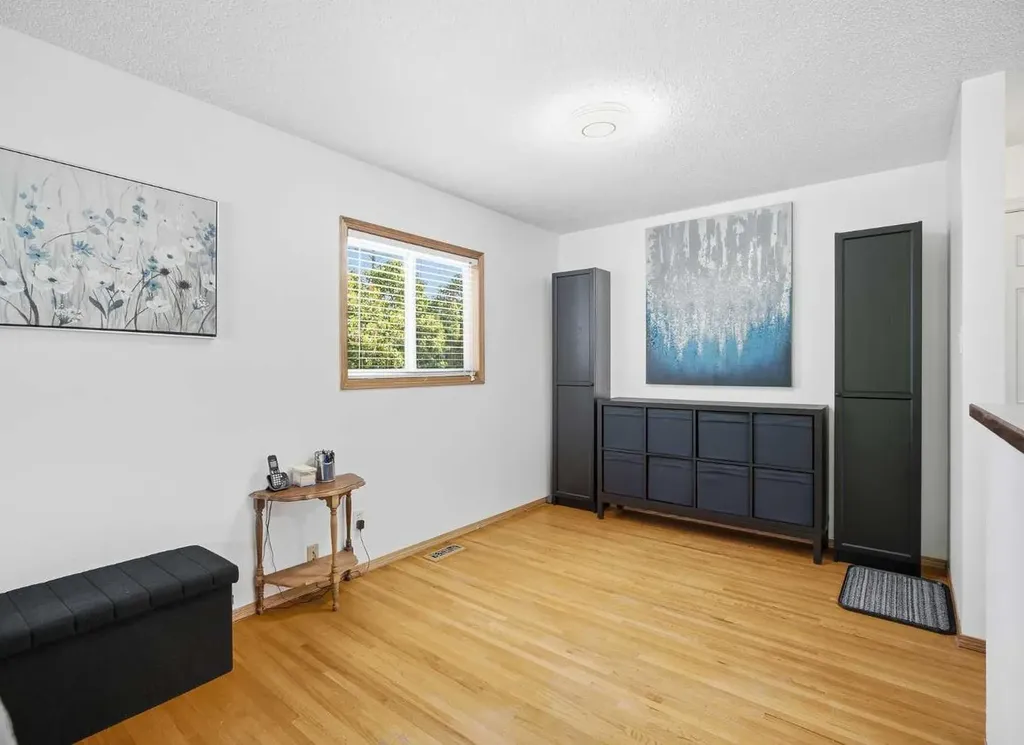 10011 Maplecreek Drive SE Calgary AB T2J 1T7