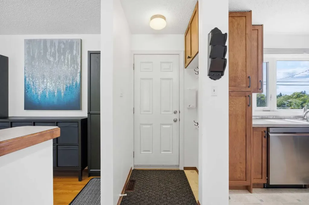 10011 Maplecreek Drive SE Calgary AB T2J 1T7