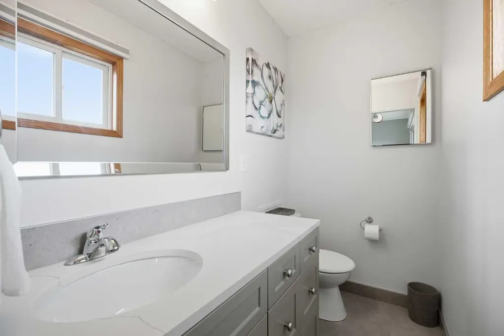 10011 Maplecreek Drive SE Calgary AB T2J 1T7