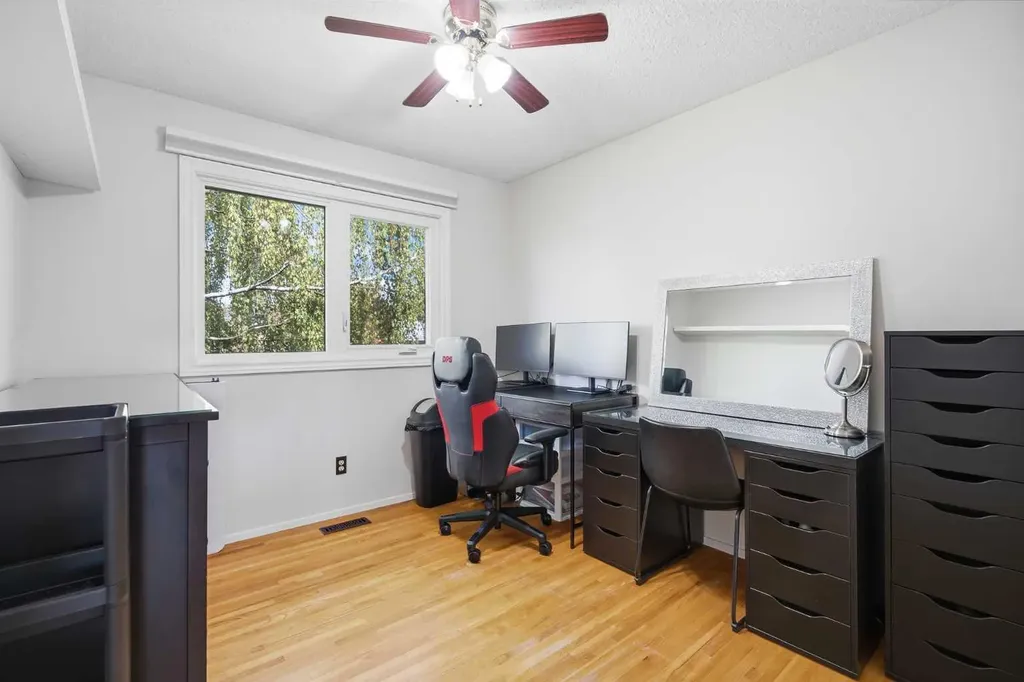 10011 Maplecreek Drive SE Calgary AB T2J 1T7