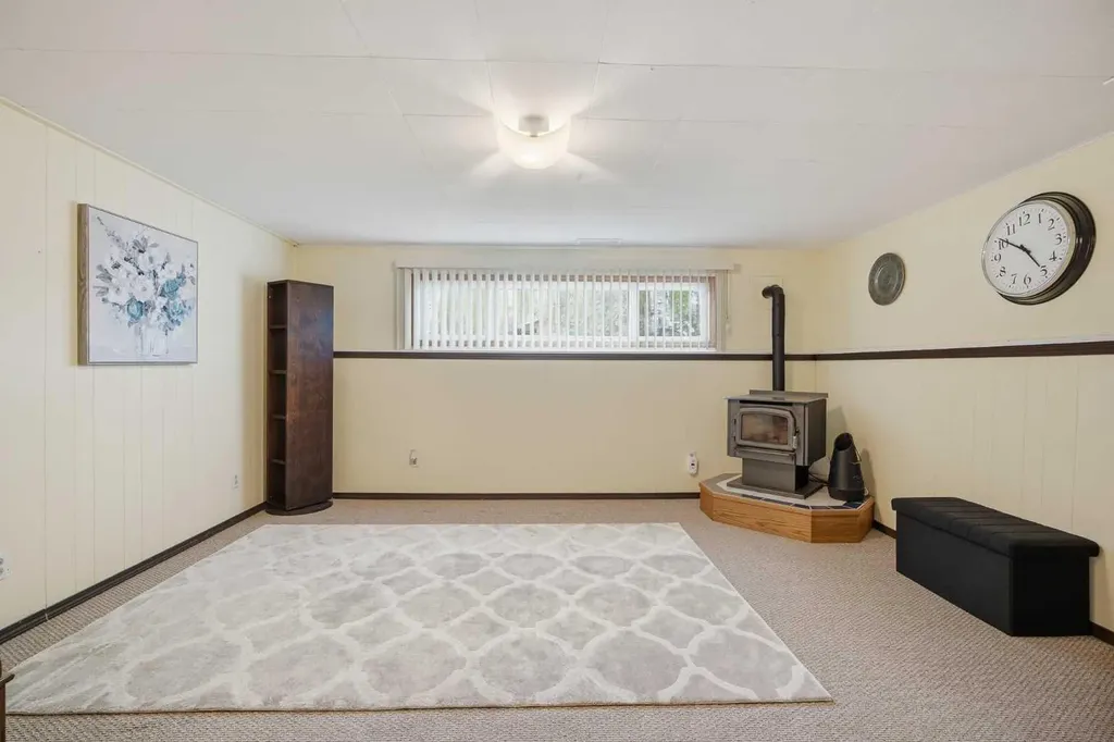 10011 Maplecreek Drive SE Calgary AB T2J 1T7