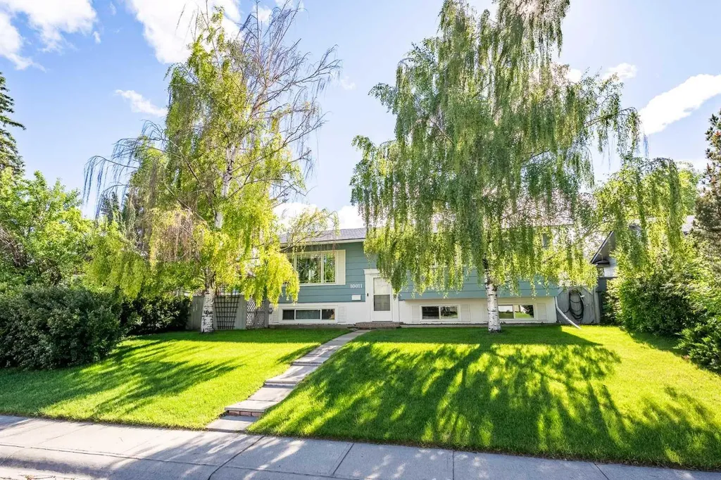 10011 Maplecreek Drive SE Calgary AB T2J 1T7