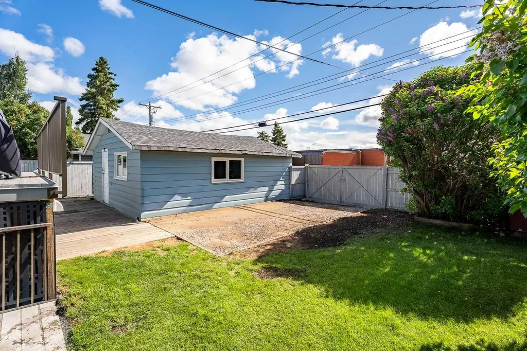 10011 Maplecreek Drive SE Calgary AB T2J 1T7