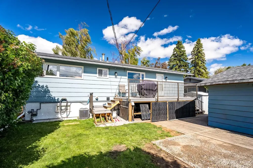 10011 Maplecreek Drive SE Calgary AB T2J 1T7