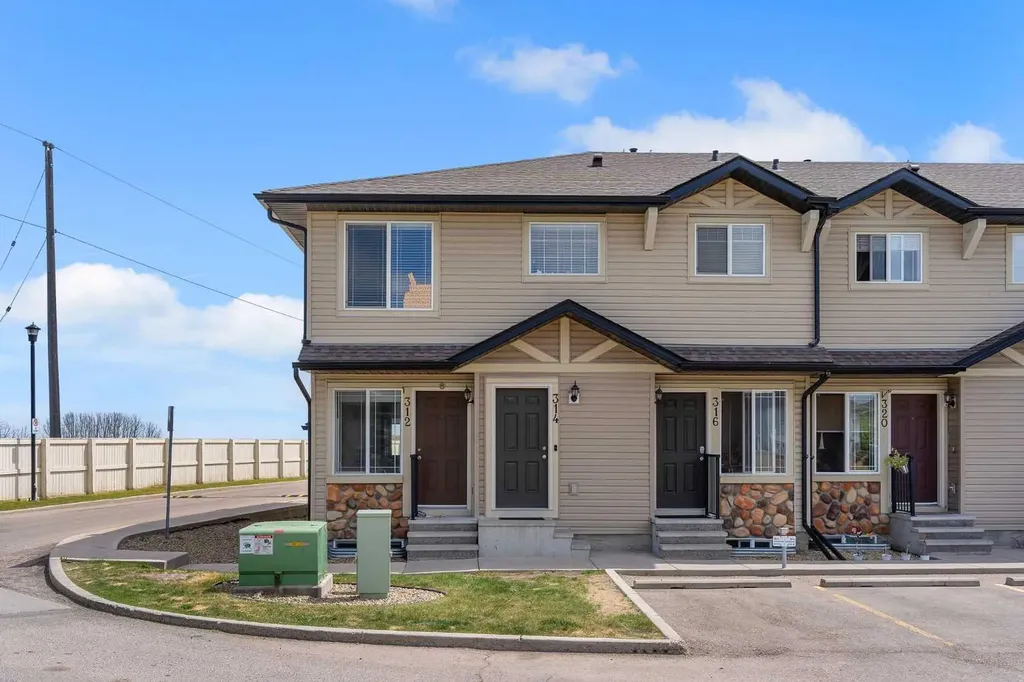 312 Saddlebrook Point NE Calgary AB T3H3C7