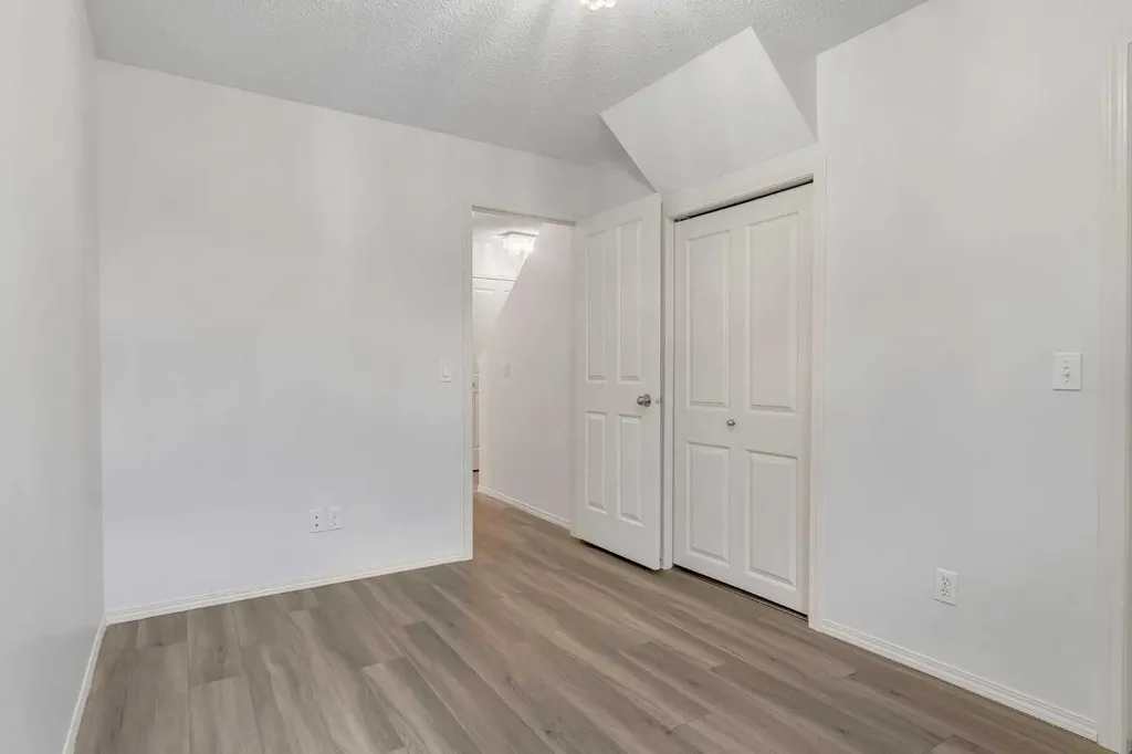 312 Saddlebrook Point NE Calgary AB T3H3C7