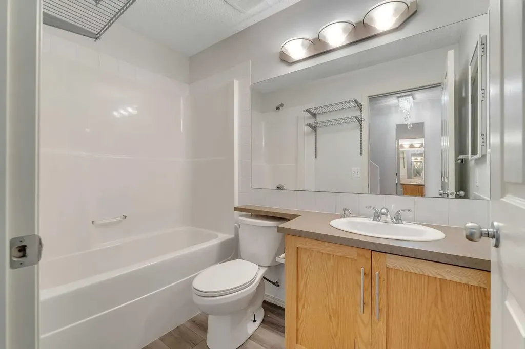 312 Saddlebrook Point NE Calgary AB T3H3C7