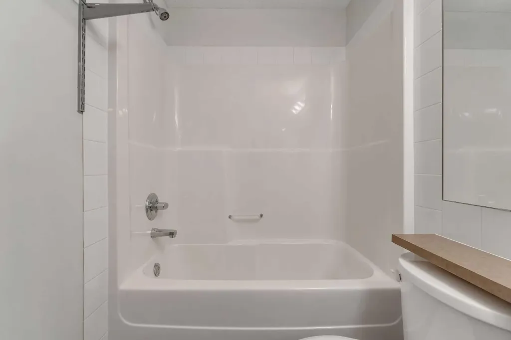 312 Saddlebrook Point NE Calgary AB T3H3C7