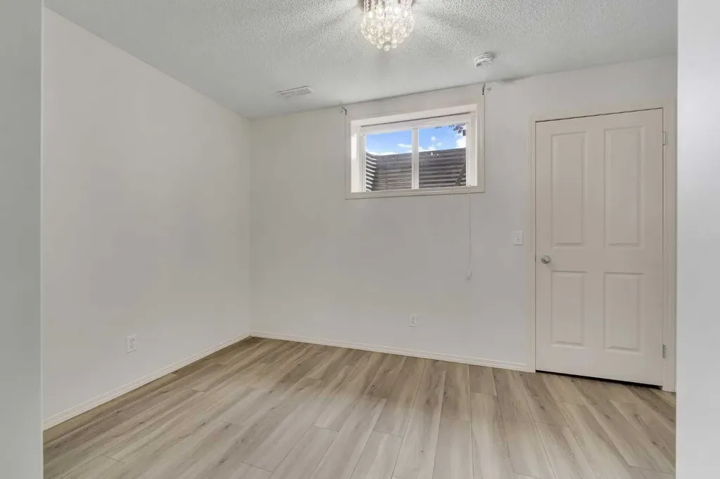 312 Saddlebrook Point NE Calgary AB T3H3C7