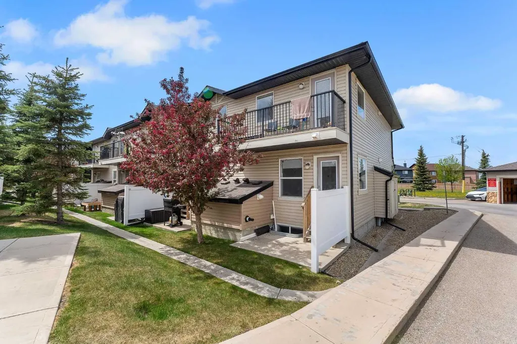 312 Saddlebrook Point NE Calgary AB T3H3C7