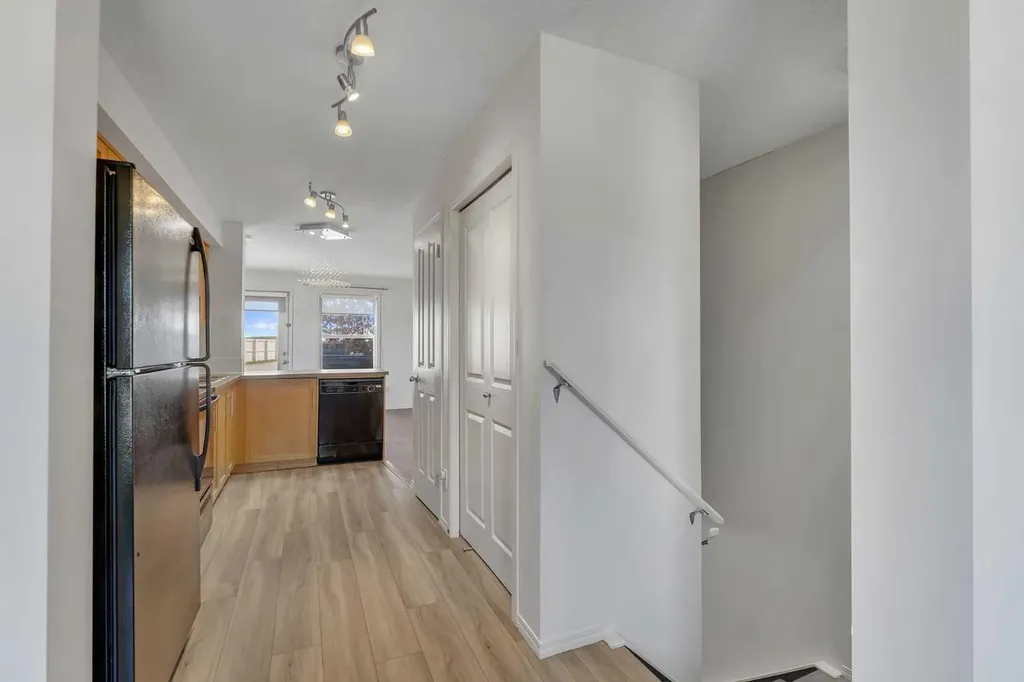 312 Saddlebrook Point NE Calgary AB T3H3C7