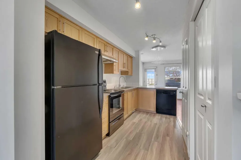 312 Saddlebrook Point NE Calgary AB T3H3C7