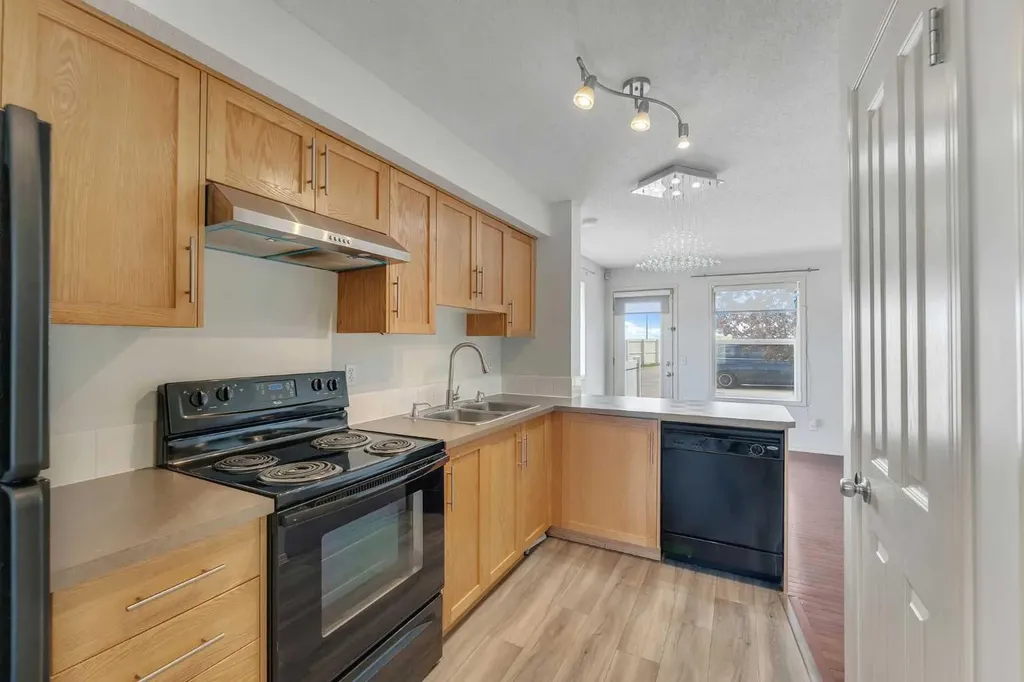 312 Saddlebrook Point NE Calgary AB T3H3C7