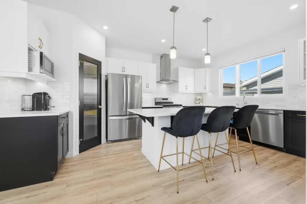 2 Birch Glen Okotoks AB T1S 5S9
