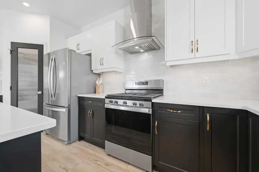 2 Birch Glen Okotoks AB T1S 5S9