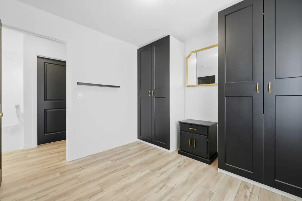 2 Birch Glen Okotoks AB T1S 5S9