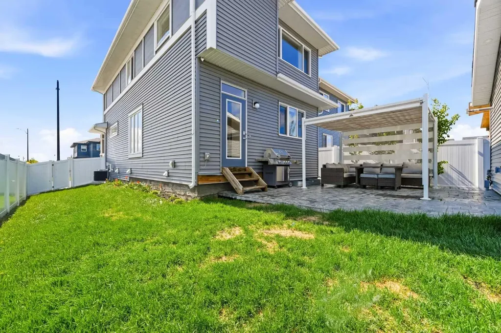 2 Birch Glen Okotoks AB T1S 5S9