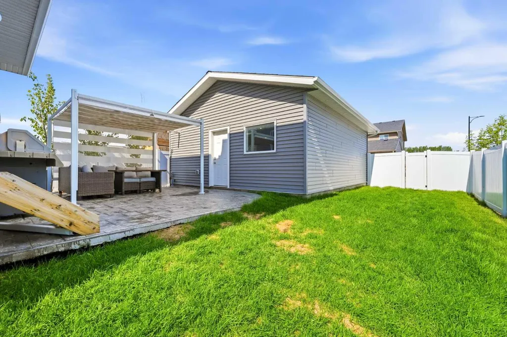 2 Birch Glen Okotoks AB T1S 5S9