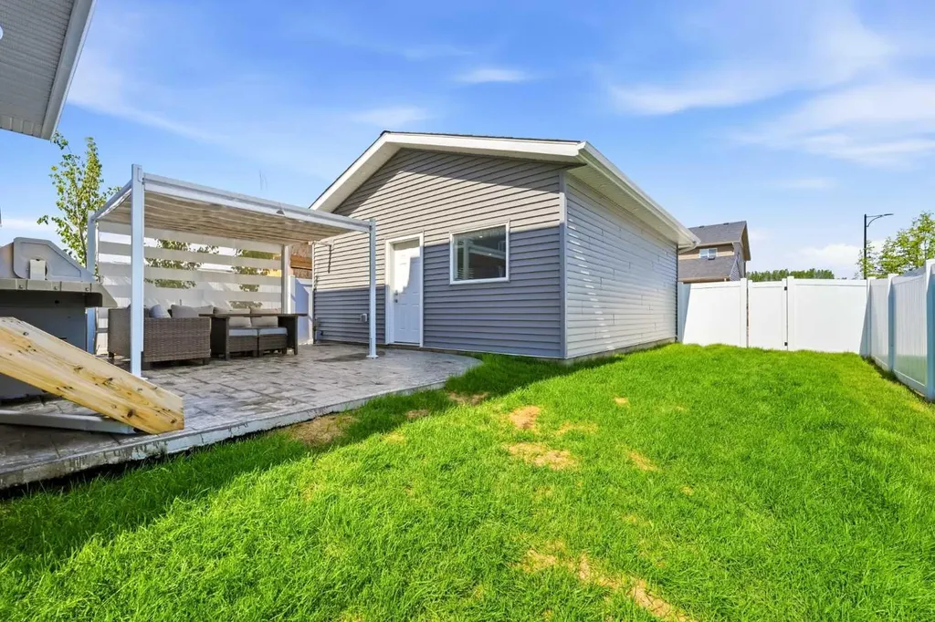 2 Birch Glen Okotoks AB T1S 5S9