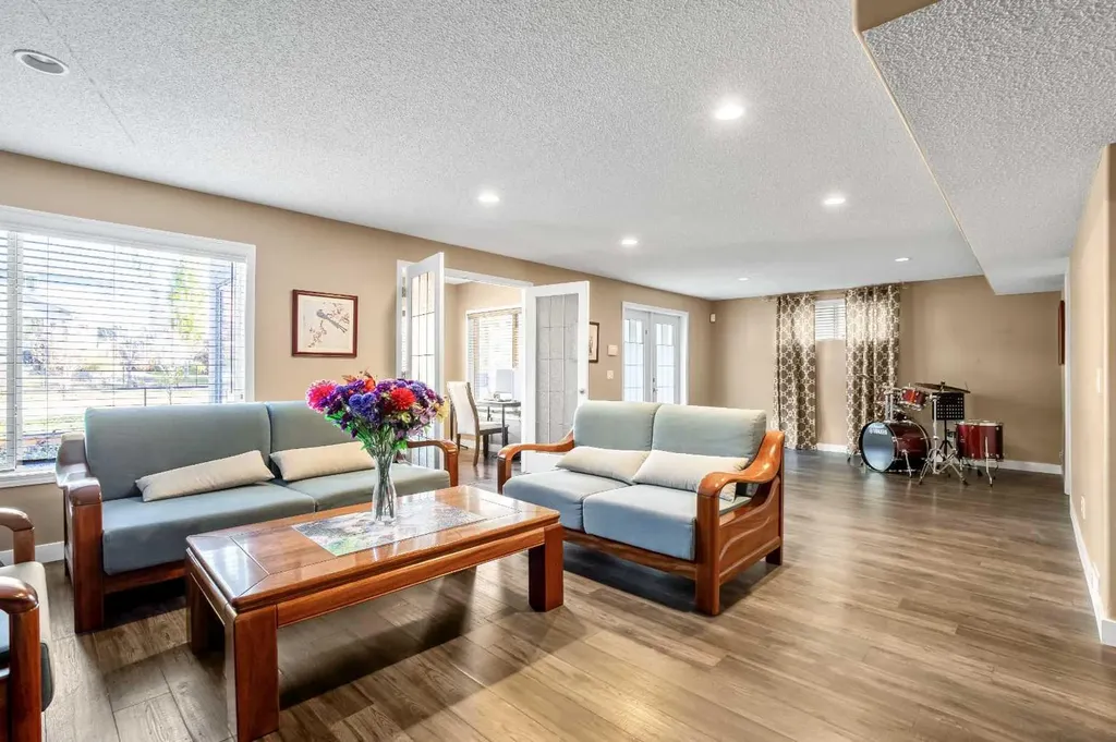 123 Cranwell Close SE Calgary AB T3M 1B1