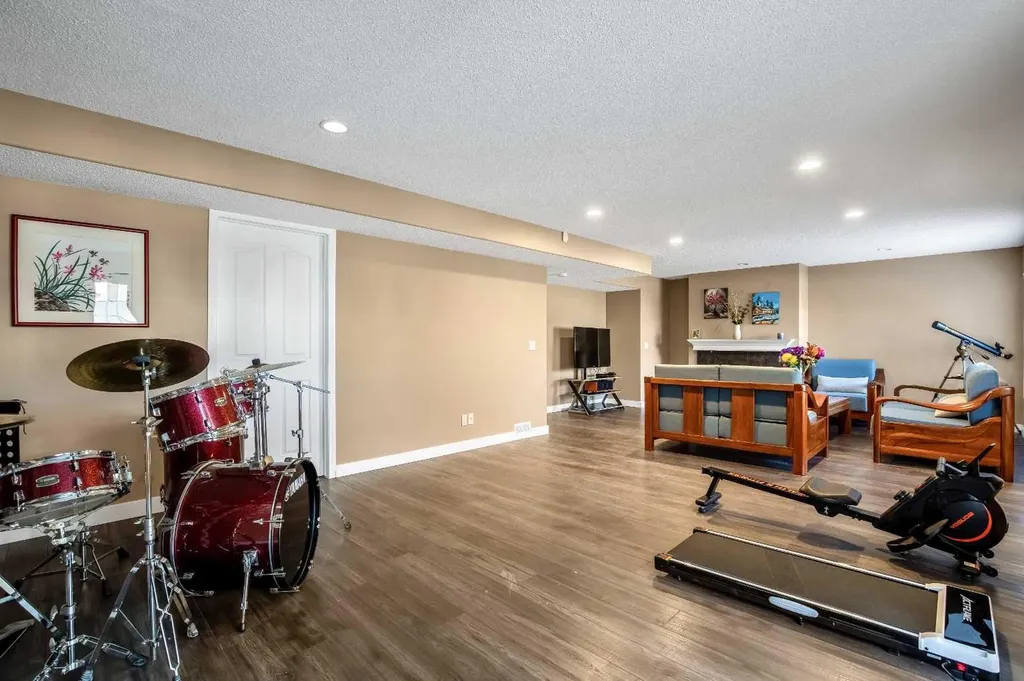 123 Cranwell Close SE Calgary AB T3M 1B1
