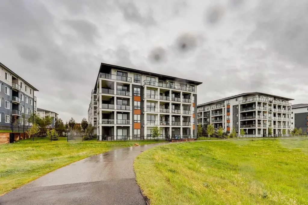 15 Sage Meadows Landing NW Calgary AB T3P 1E5