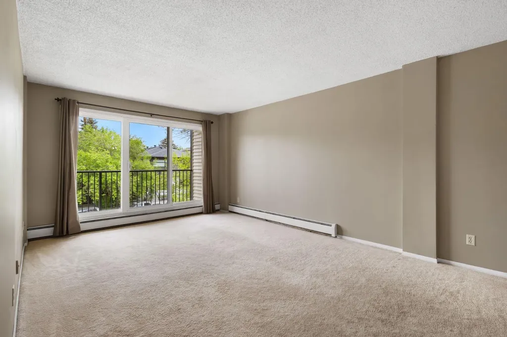 635 56 Avenue SW Calgary AB T2V 0G9