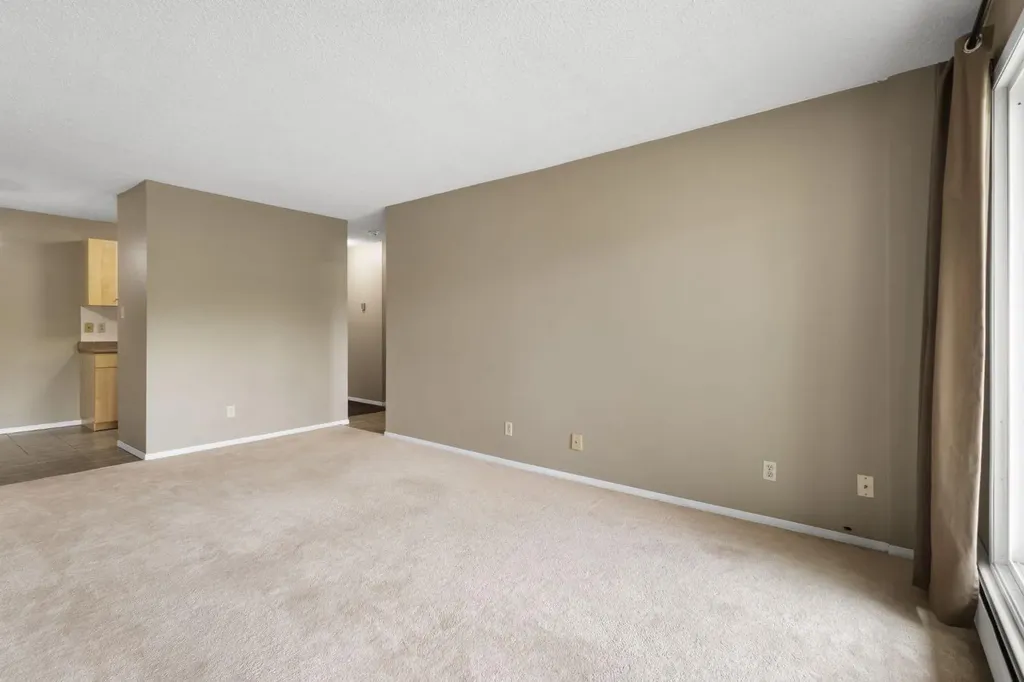 635 56 Avenue SW Calgary AB T2V 0G9