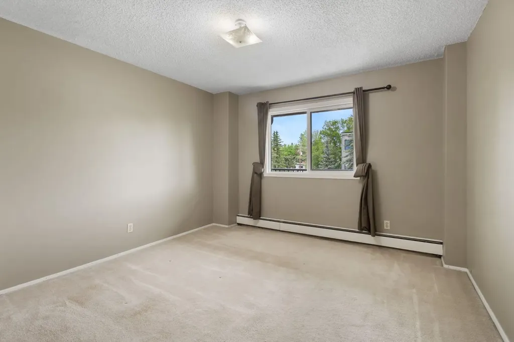 635 56 Avenue SW Calgary AB T2V 0G9